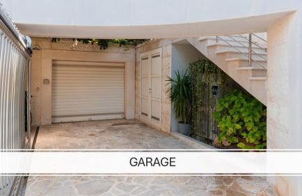 VILLA PHILIPPA - luxurious five-room villa - idyllic location - first row to the sea - spectacular view of the sea bay - unforgettable sunsets - 15 minutes from Supetar ferry port - free parking - private heated pool - Foto 30