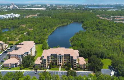 Family-Friendly 3-Bedroom Condo for 6 and 5 min to Disney - Photo 10