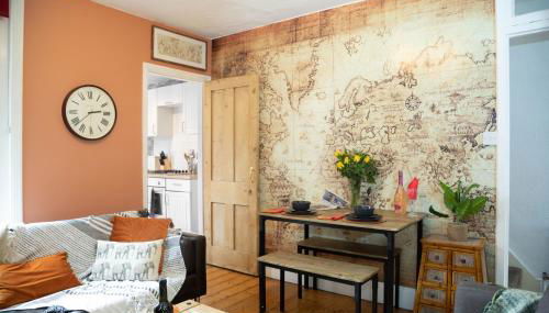 Cosy 3 Bedroom House - Private & Central - Ultra WiFi - Foto 2