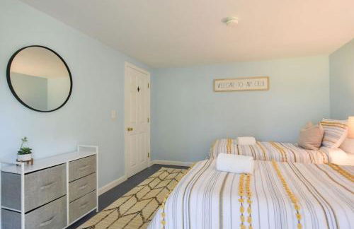 Pond Front Home with Private Dock - Foto 21