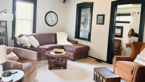 Luxurious 1875 centrally located Canton Akron home, expansive primary & sunset view - Foto 4