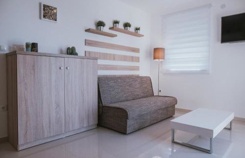 Poolside Hideout Apartments - Photo 30