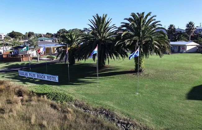 Raglan Palm Beach Motel - Photo 60