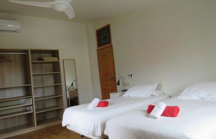 Escape to a spacious retreat with garden - Foto 29