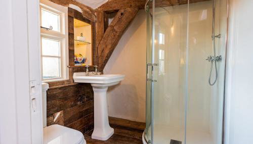 Taper House - Cosy Medieval Cottage - Foto 5, Shower