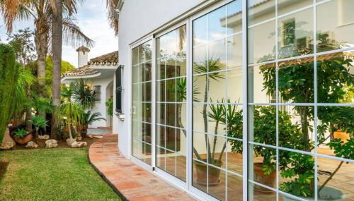 Urb Villa with pool by Costarentals- Ref 139 - Photo 4