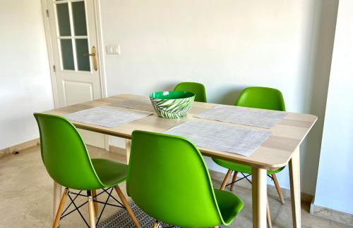 Urban Retreat with Views & Terrace - Foto 10