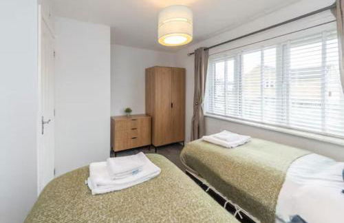 Cosy retreat with outdoor seating - Pass the Keys - Photo 11