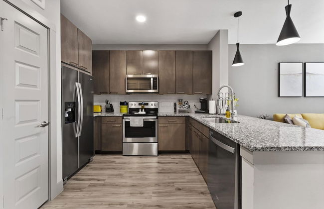 Elegant 1BR King Suite Close to DT w Fast Wifi - Foto 9