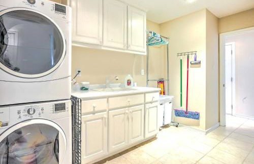 Beautiful Montgomery Home with Lakefront Deck! - Foto 25