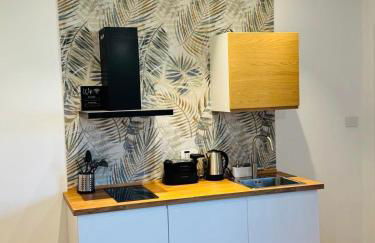 Bright and Spacious Elegant Apartment 5 min Airport - Foto 19