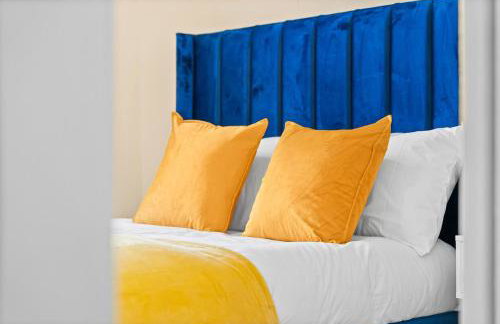 3 Bedrooms Elegant Homely House, Sleeps 6 Comfortably with 4 Double Beds, Newcastle, Free Street Parking, Business Travellers, Contractors, & Holiday Goers, Near all Major Transport Links in Newcastle & City Centre - Foto 12