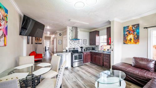 4BR HOME SLEEPS 13 DOWNTOWN/Pet Friendly/EVCharger - Foto 2