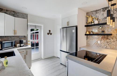 Spacious 3br 2ba Cottage Steps to Water & Downtown - Foto 17