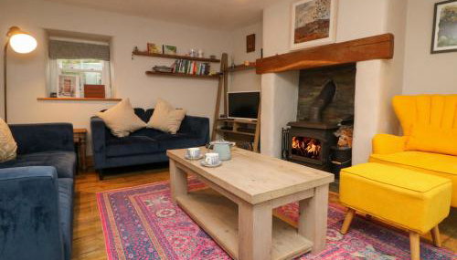 Swallows Nest - Photo 5