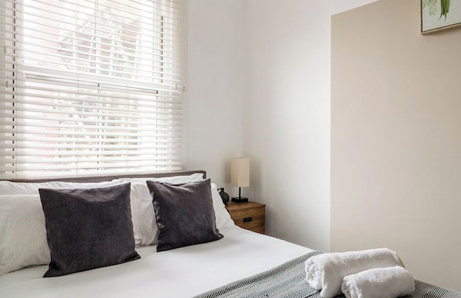 Super Central 3 Bed Property - Foto 13