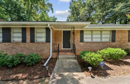 Large House Near Truist Field 15 mins to ATL and Six Flags - Foto 20