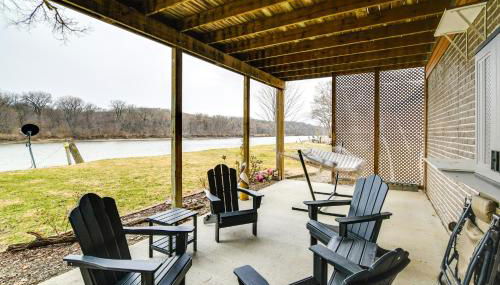 6 Mi to Dtwn Pella Riverfront Cabin with Game Room! - Foto 3