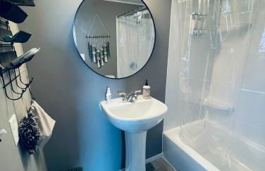 1 BR Cozy Apartment with Fire Pit Short walk to town - Foto 41