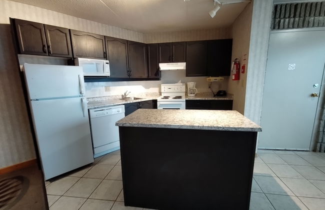 Royal Harbour Resort - Photo 13