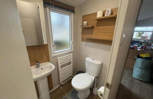 Stylish large static caravan gold rated 3BR Slp 8 - Foto 9