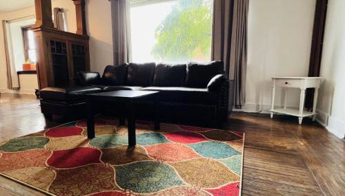 Penn House - Beautiful 3 Bedroom Apartment - Photo 3