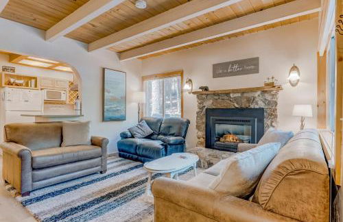 Cabin in the Woods - Photo 2