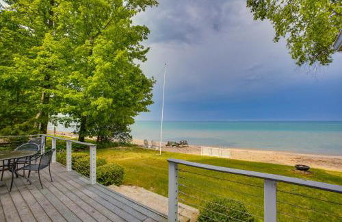 Getaway on Crystal Clear Lake Main and Guest House! - Foto 34