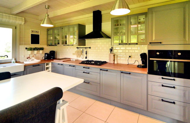 Luxurious Villa with Sauna, Hot Tub, Recreation Room, Large Enclosed Garden - Foto 16