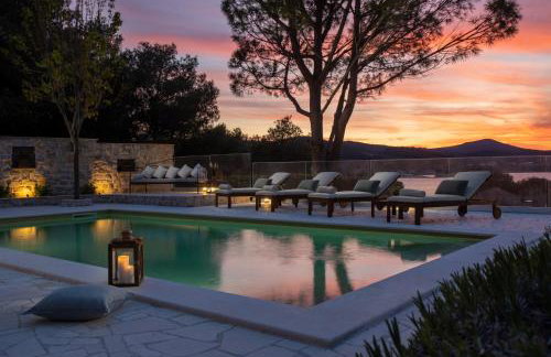 Villa Barotul with pool - Photo 46