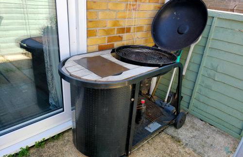 Alverstoke Manor - family home with pool table - Photo 24