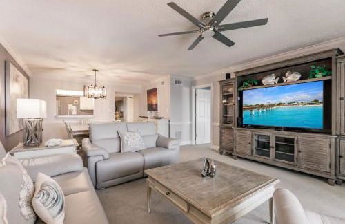 1055-805 8th Floor Condo with Abundant Light - Foto 4