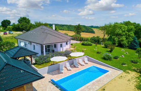 Amazing Home In Krizevci - Photo 19