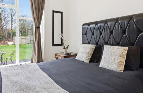 NEW Apartment with Pool Table and Parking Sleeps 7 - Foto 18