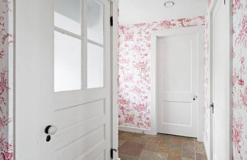 Cranberry Hill | 9 BR 22 Acre Estate | Sleeps 24 - Photo 19