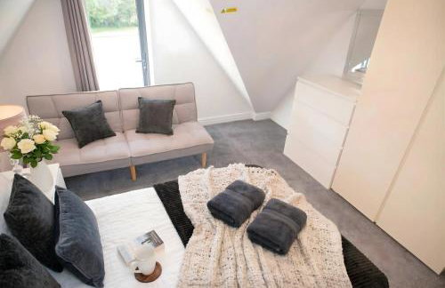 Rosey Lodge -1Bedroom Cousy Flat - Parking, Netflix, WIFI - Close to Blenheim Palace & Oxford - F5 - Photo 13