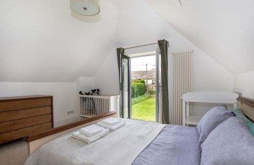 Stunning 5 Bed in the Centre of Bourton! - Photo 38