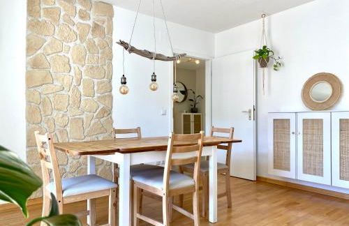 Best Butler Boho Boutique City Apartment Netflix - Foto 13