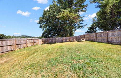 3BR Bristol Retreat - 2 Blocks from State Street - Foto 31