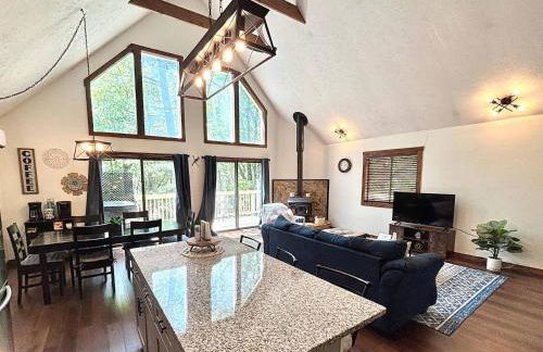 Hot Tub Luxe Retreat • Game Room • Lake • Bryce - Foto 2