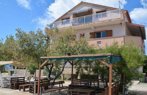 1 Bedroom Stunning Apartment In Nevidane - Foto 7