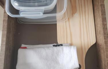 Casa com ar no quarto garagem espaço que cabe uma camionete cozinha completa - Foto 18