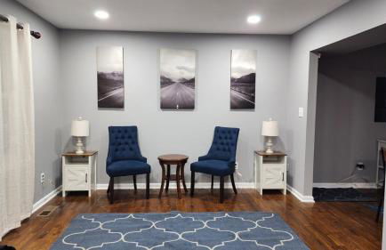 Charming 5 Bed with Spacious Yard with HotTub - Foto 9