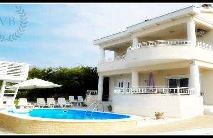 Villa Bella By The Sea - Heated Pool, Jacuzzi, Sauna - Photo 1
