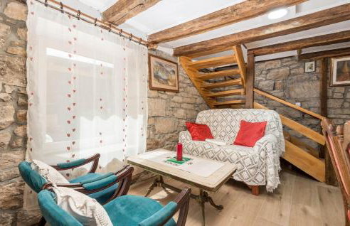 2 Bedroom Cozy Home In Jurdani - Foto 2