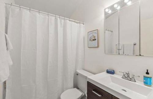 Upscale Modern Home with perfect triad location - Photo 18