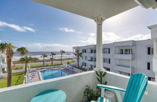 Oceanfront Elysium with a pool - Photo 21