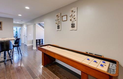 Beautiful Franklin Home with Bunkhouse and Hot Tub! - Foto 21