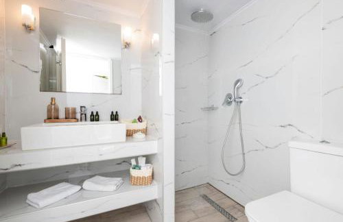 Villa Tramonto with Private Heated Pool, by ZanteWize - Foto 14