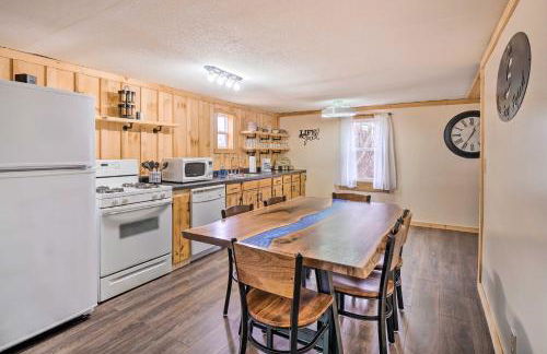 Take 5 Retreat with Hot Tub Relax, Rest, Refresh! - Foto 11